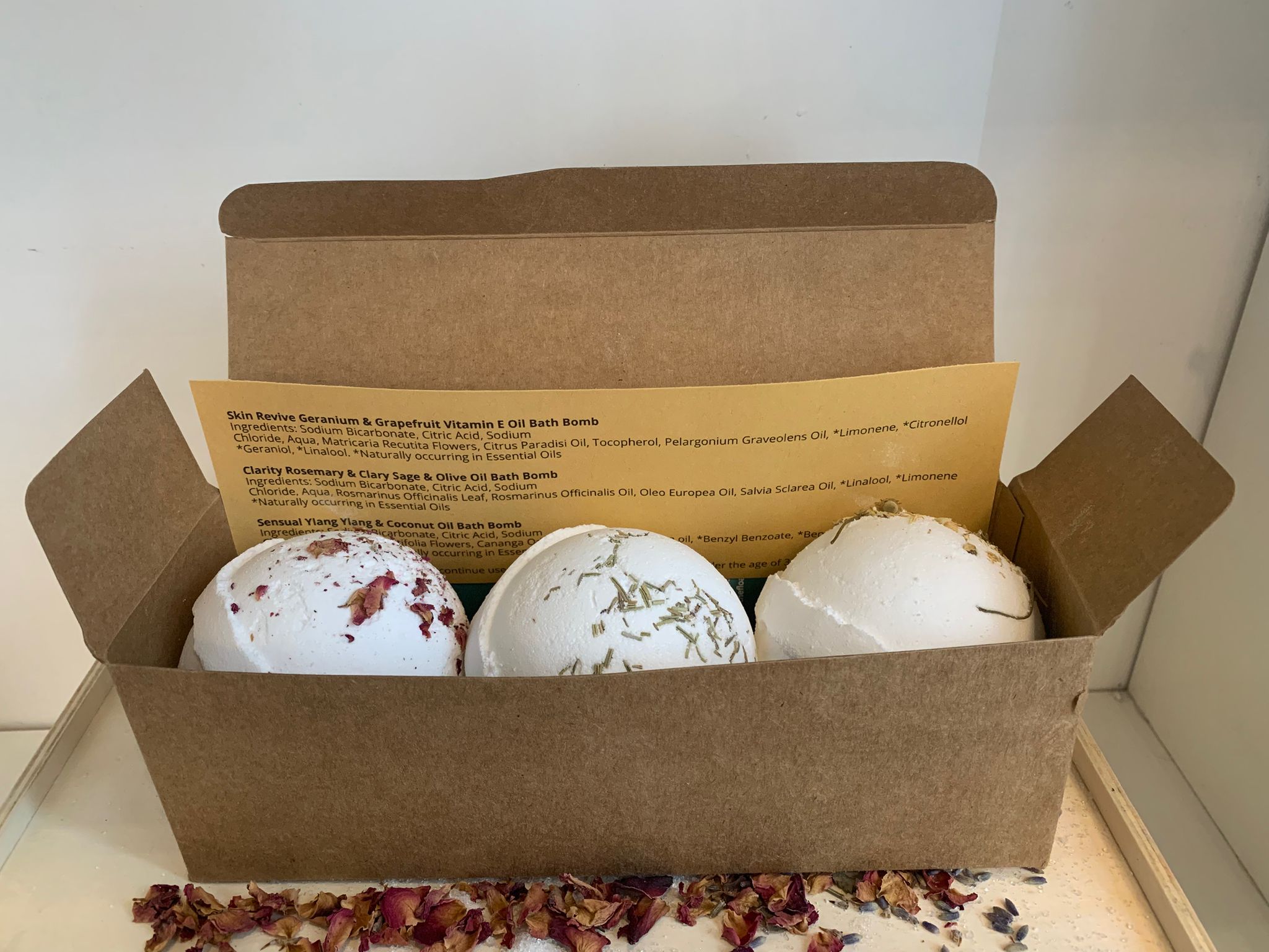 <a href="https://www.thefloatspa.co.uk/product/Luxury-Bath-Bomb-Set/">Luxury Bath Bomb Set</a> - Mixed image