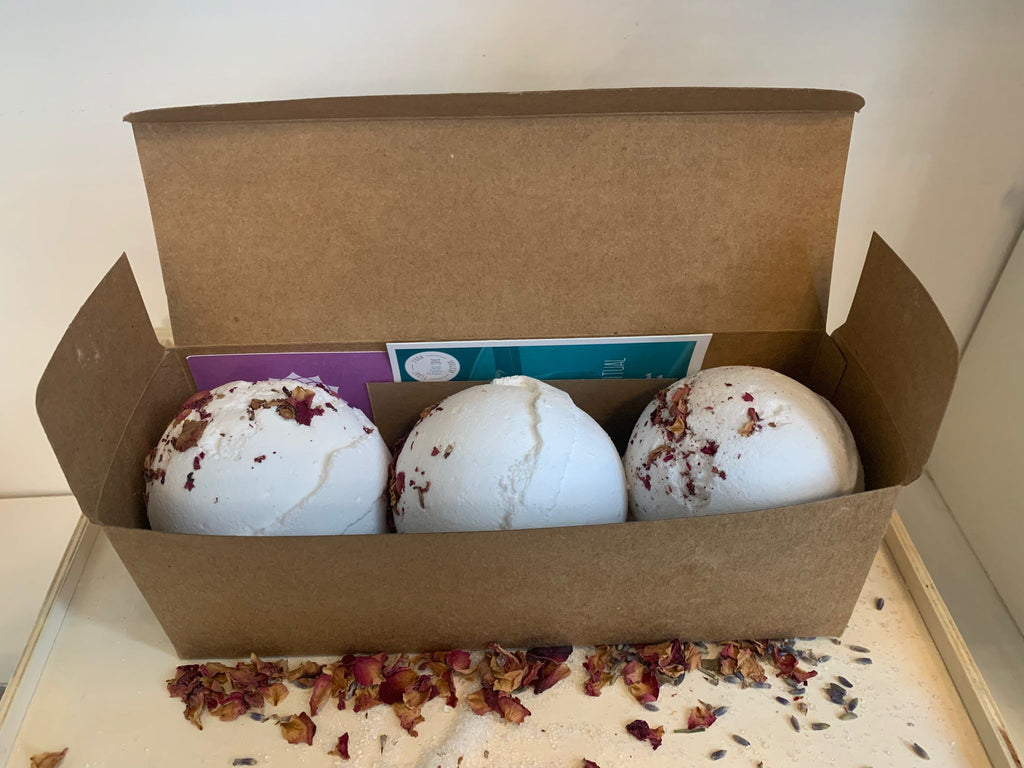 <a href="https://www.thefloatspa.co.uk/product/Luxury-Bath-Bomb-Set/">Luxury Bath Bomb Set</a> - Sensual image
