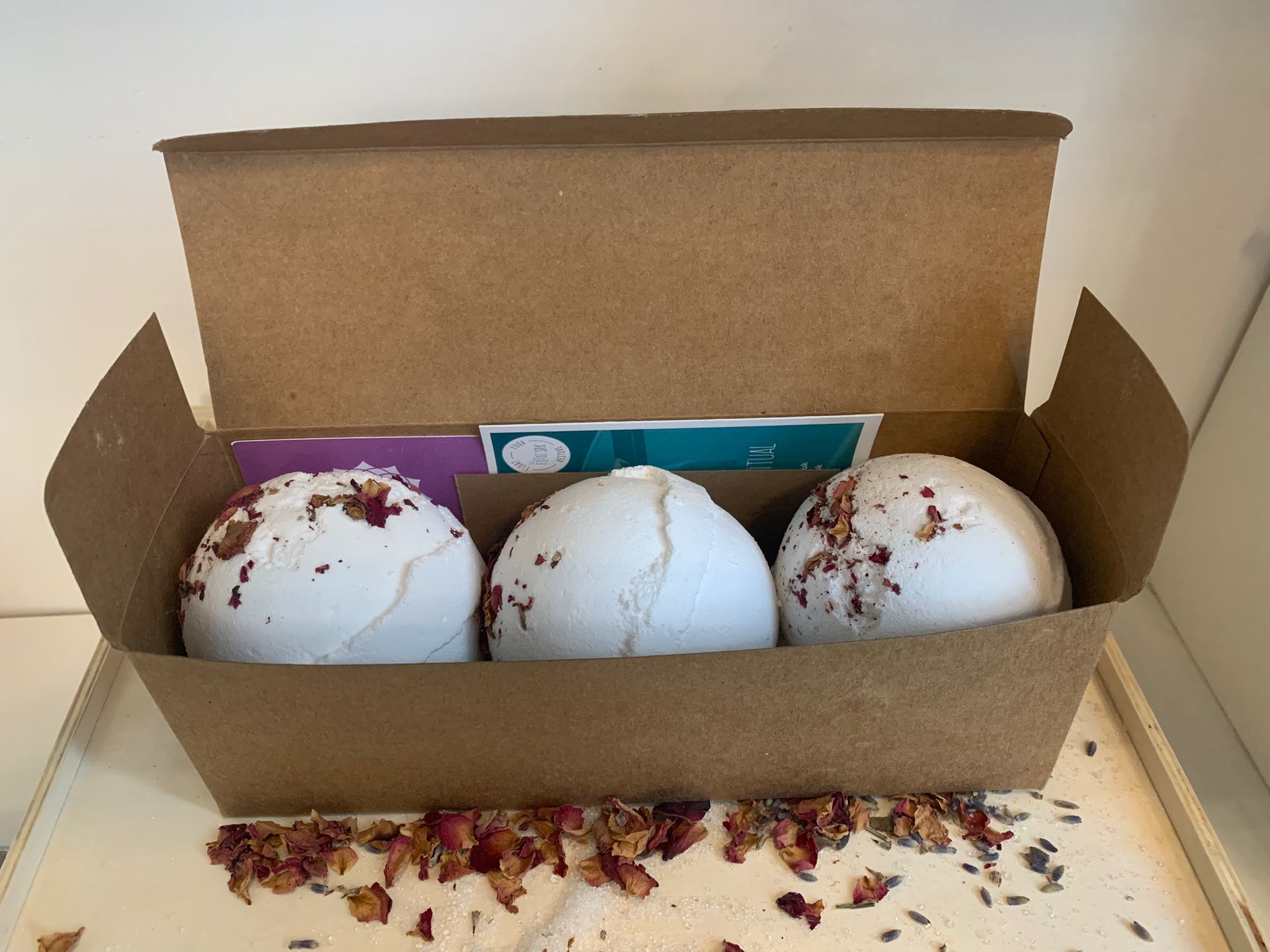 <a href="https://www.thefloatspa.co.uk/product/Luxury-Bath-Bomb-Set/">Luxury Bath Bomb Set</a> - Sensual image