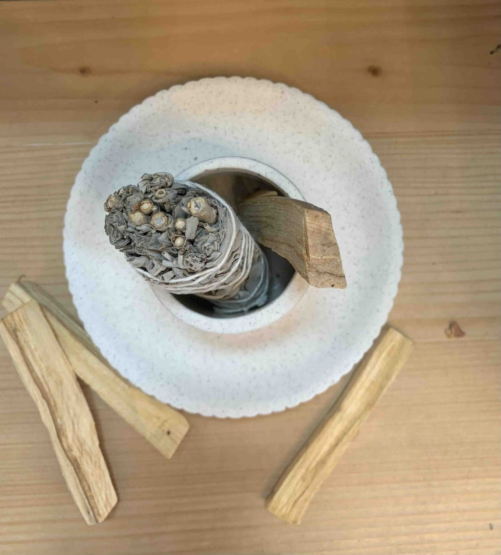 <a href="https://www.thefloatspa.co.uk/product/Ceramic-smudge-Holder/">Ceramic Smudging Holder</a> image 5