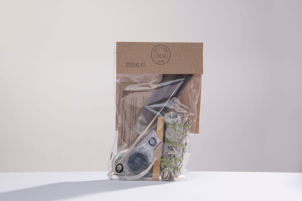 <a href="https://www.thefloatspa.co.uk/product/smudge-kit/">Beginners Smudging Kit</a> image 3
