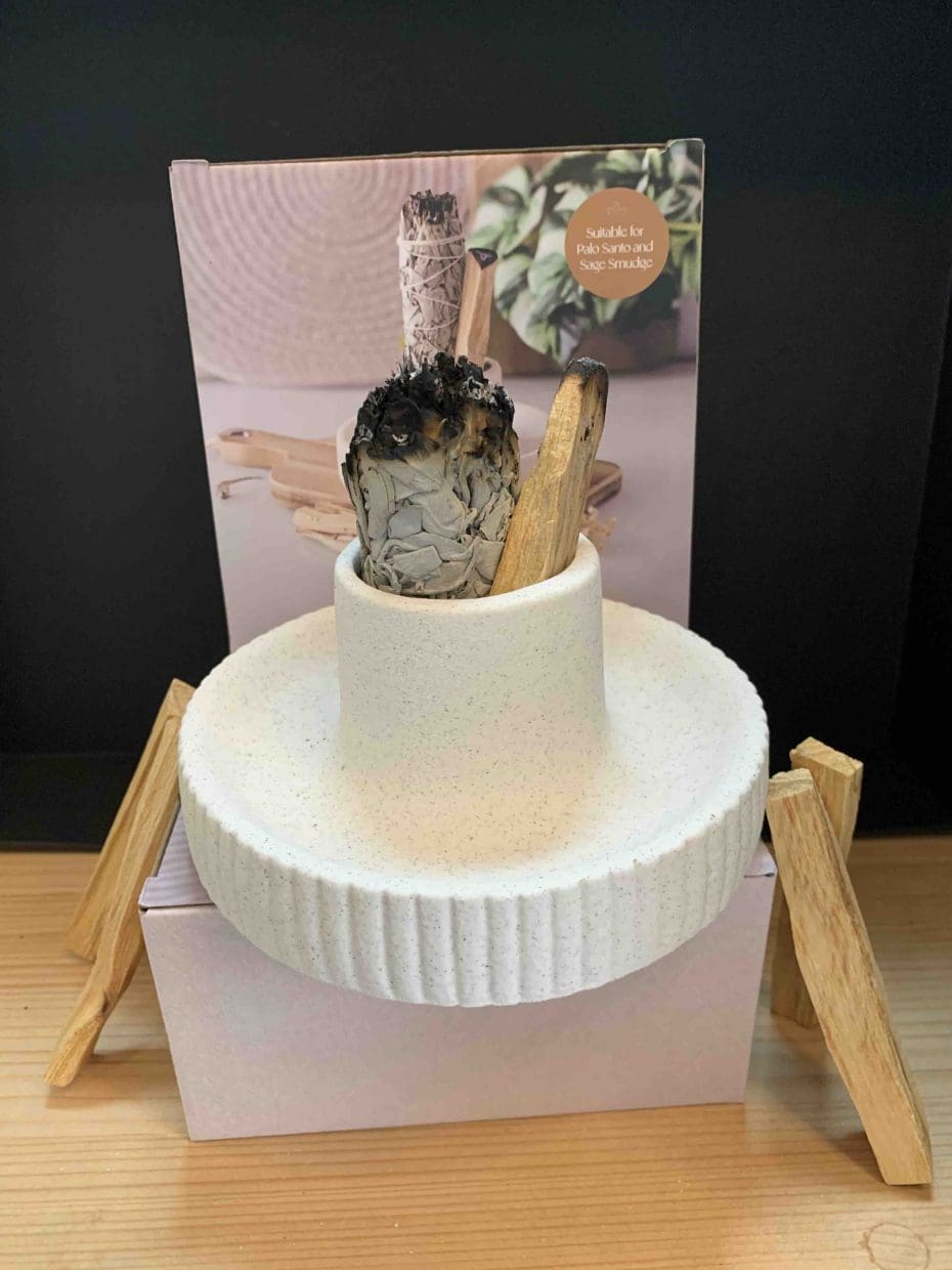 <a href="https://www.thefloatspa.co.uk/product/Ceramic-smudge-Holder/">Ceramic Smudging Holder</a> image 2